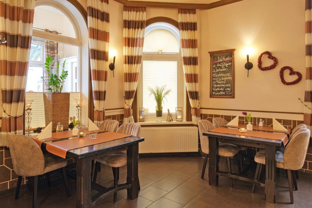 Hotel-Restaurant Holsteiner Hof Geesthacht Exterior foto